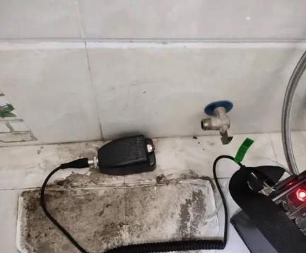 钦北屋顶漏水维修公司分享下卫生间漏水的危害及解决方法